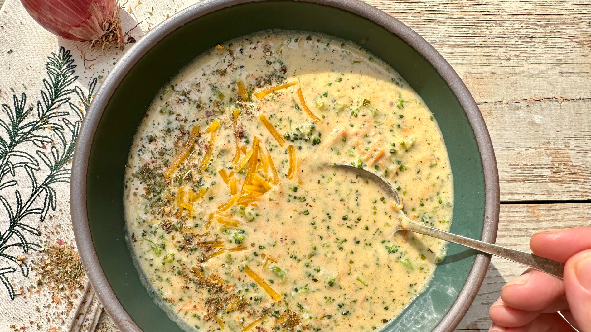 Creamy Broccoli and Cheddar Soup
